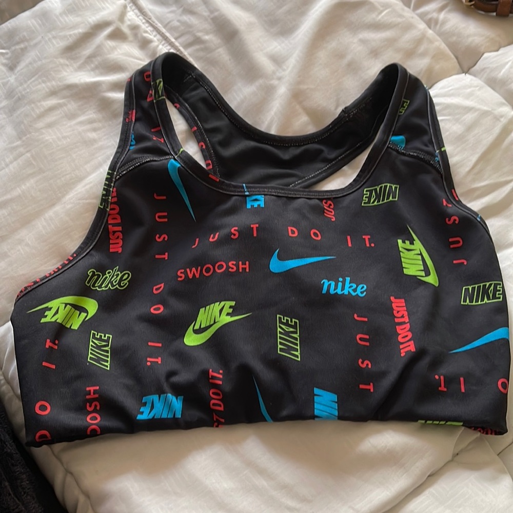 sports bra